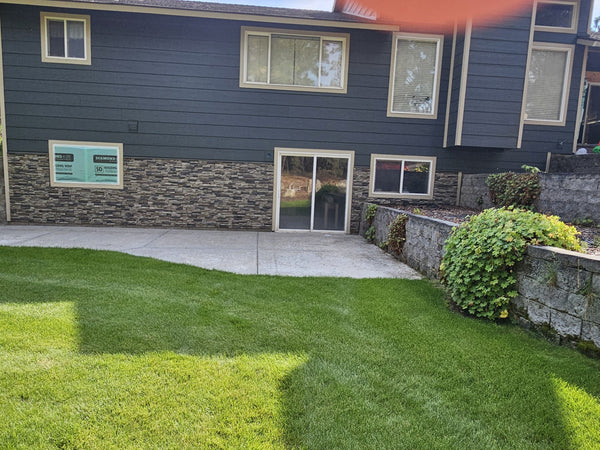 Lightning Ridge faux stone panel in Nature's Spirit – exterior siding