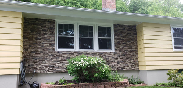 Lightning Ridge faux stone panel in Nature's Spirit – exterior siding