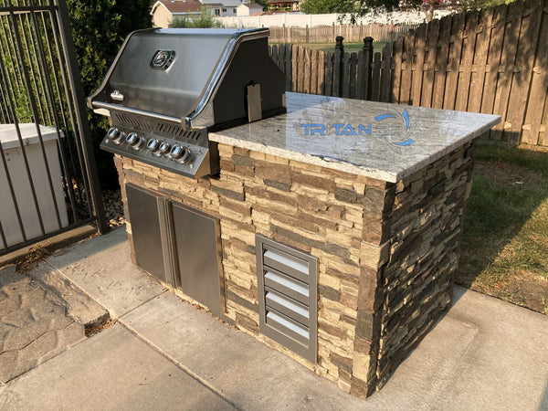 Lightning Ridge faux stone panel in Nature's Spirit – backyard