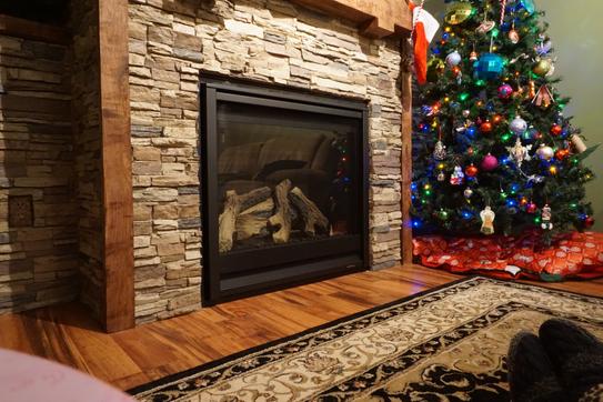Lightning Ridge faux stone panel in Nature's Spirit – fireplace surround
