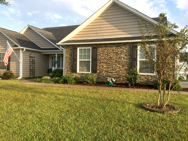 Lightning Ridge faux stone panel in Nature's Spirit – exterior siding