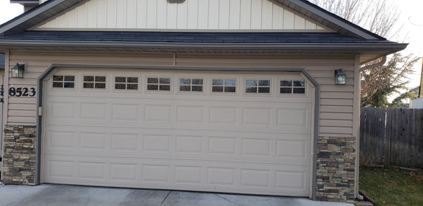 Lightning Ridge faux stone panel in Nature's Spirit – exterior siding and front yard